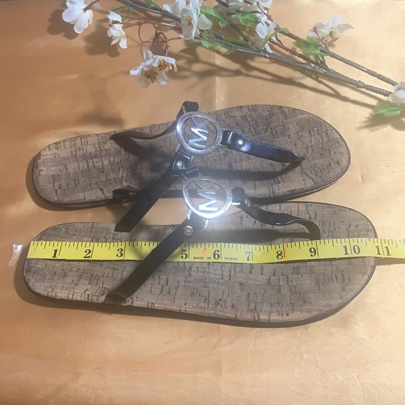 MICHAEL KORS SANDALS - Picture 2 of 5